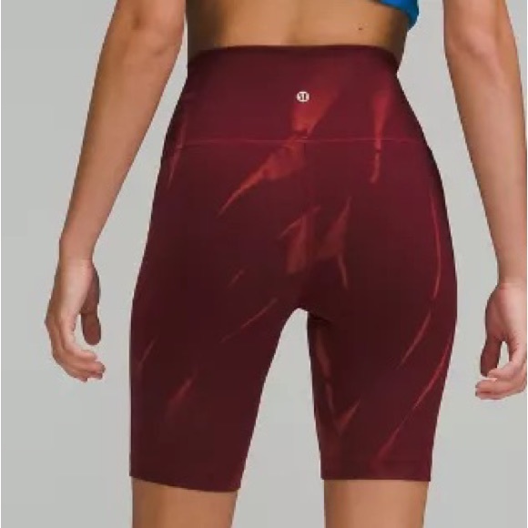 18. NWT Lululemon Wunder Train HR Short 8" Fade Sun Bleached Wash Red Merlot - Picture 2 of 2